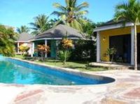 Pool and bungalows of the Apart-Hotel EL CARITE COTTAGE - Cabarete - <br />
<b>Warning</b>:  mysql_fetch_assoc(): supplied argument is not a valid MySQL result resource in <b>/htdocs/public/www/functionsutil.php</b> on line <b>60</b><br />
 
